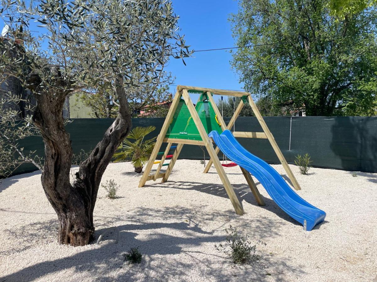 Moderne Istrische Steinvilla - 4 Sterne Mit Privatem, Beheizbaren Pool & Meerblick Kavran Eksteriør bilde